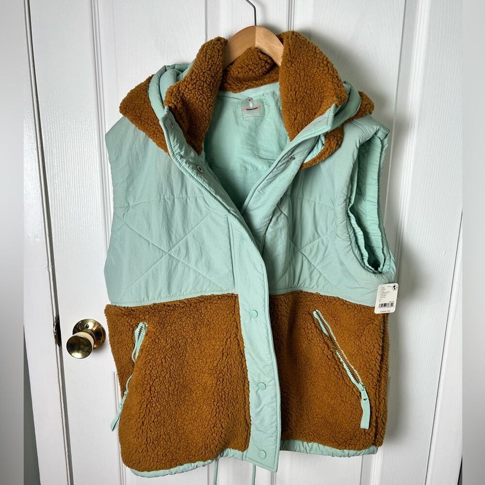 Free People Adventure Awaits Vest in Amber Combo L - Picture 2 of 8